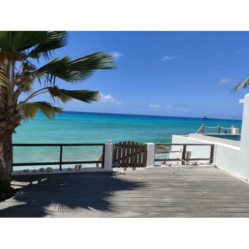Pelican Beach Front Villa - Sint Maarten